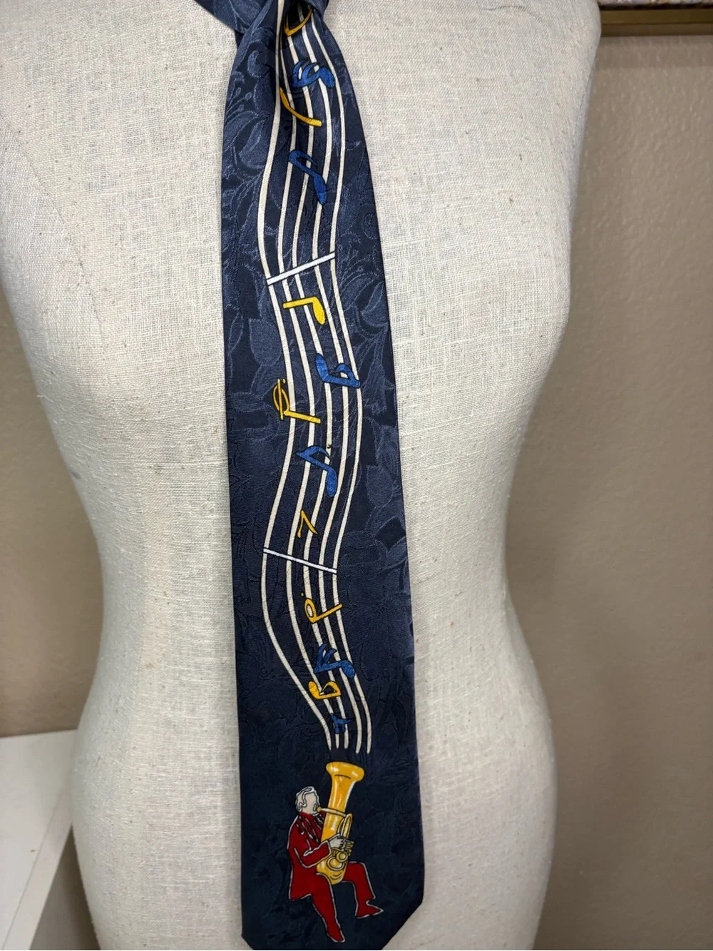 Vintage Master-Man Hand Made Musical Novelty Tie Navy Tuba MusicNotes Jacquard